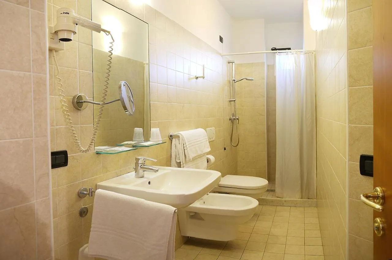 Hotel Alla Rotonda Lido di Jesolo 3*,  Italy