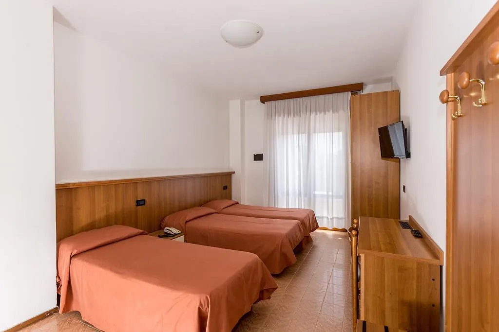 Hotel Alla Rotonda Lido di Jesolo 3*,  Italy